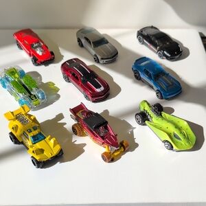 (9) Hot Wheels Die-Cast Cars